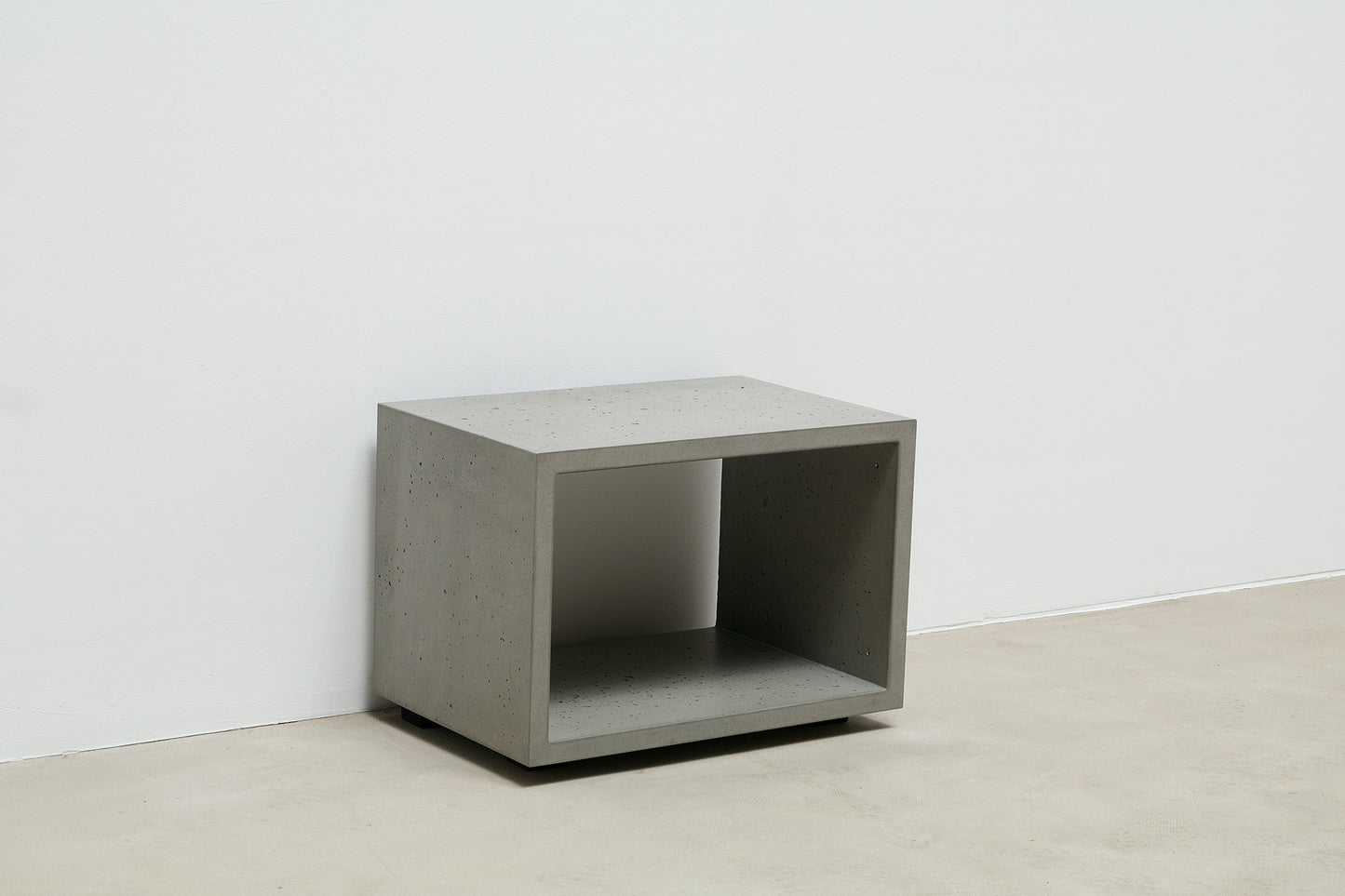 Beton-Lowboard CONCRETE NAKED
