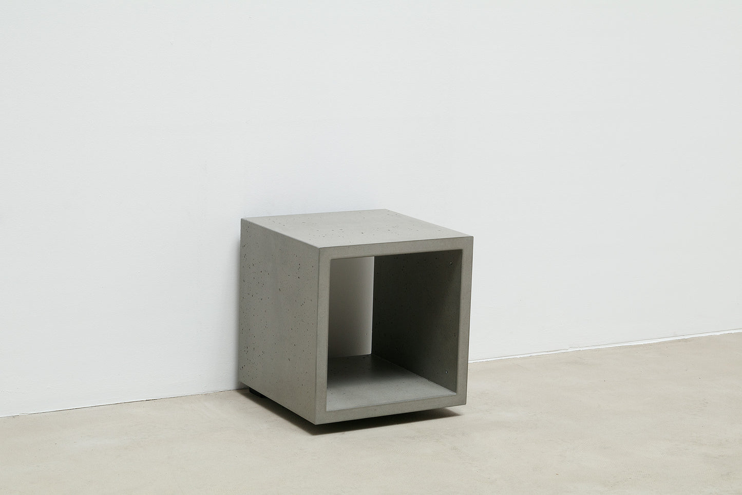 Beton-Lowboard CONCRETE NAKED