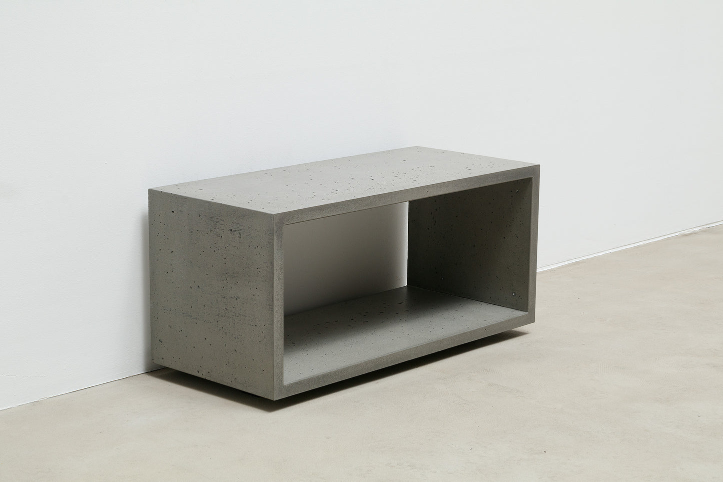 Beton-Lowboard CONCRETE NAKED