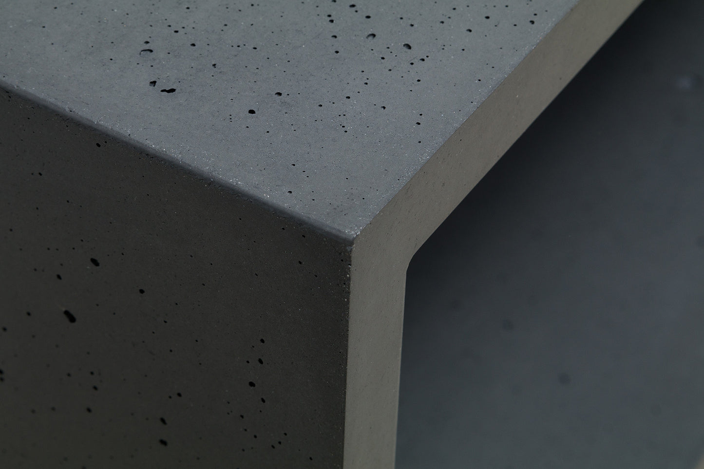 Beton-Lowboard CONCRETE NAKED