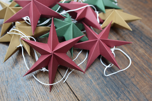 Weinrote Mini Paper Stars